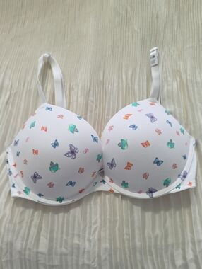 PINK Victoria's Secret White T-Shirt Bra with Multicolor Butterfly Print
